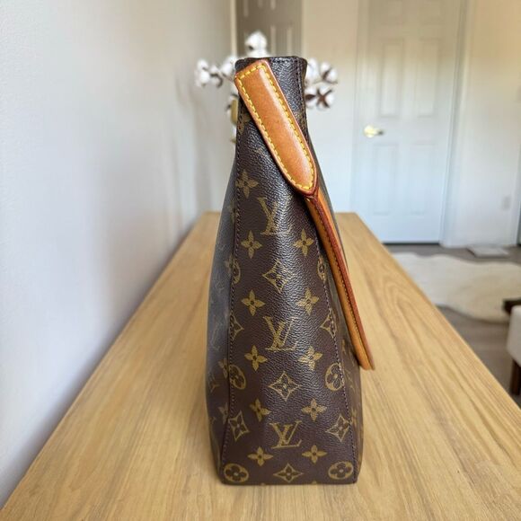 ✅AUTHENTIC✅LOUIS VUITTON LOOPING GM - Picture 6 of 15